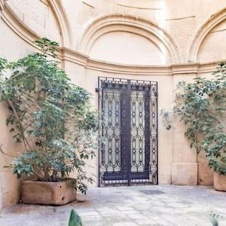 Casa Vacanze De Mari Lecce Exterior foto